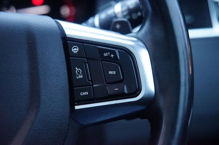 2019 Land Rover Discovery Sport 2.0 TD4 Landmark SUV 5dr Diesel Auto 4WD Euro 6 (s/s) (180 ps) ES...