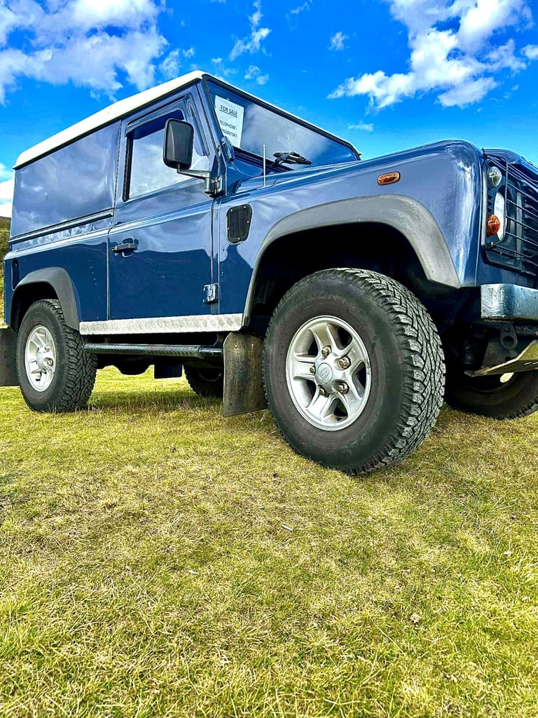 Land Rover, DEFENDER, Panel Van, 2010, Manual, 2401 (cc)