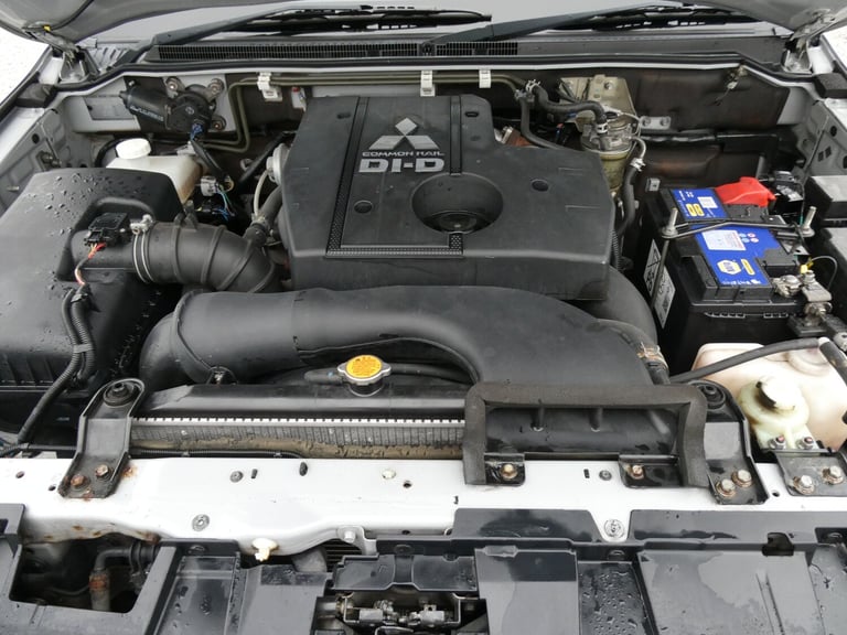 3.2 DI-DC [197] Warrior 3dr Auto *YES GEN 39K!!+8 SERVICES+SATNAV+HTD LTHR*