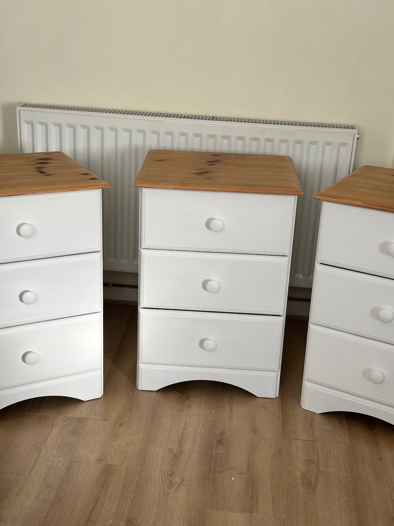 image for Matching bedside chest of drawers 