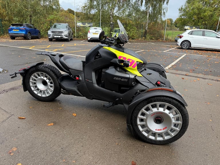 Can-Am Ryker 900 cc Fully automatic Spyder trike 