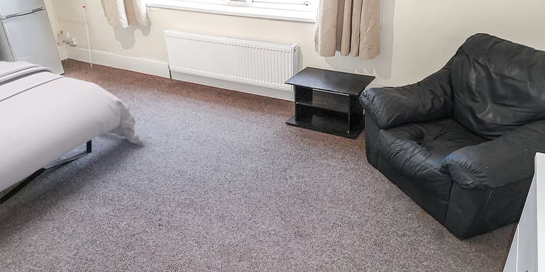 DSS only shared house - Ideally Located for High Street 