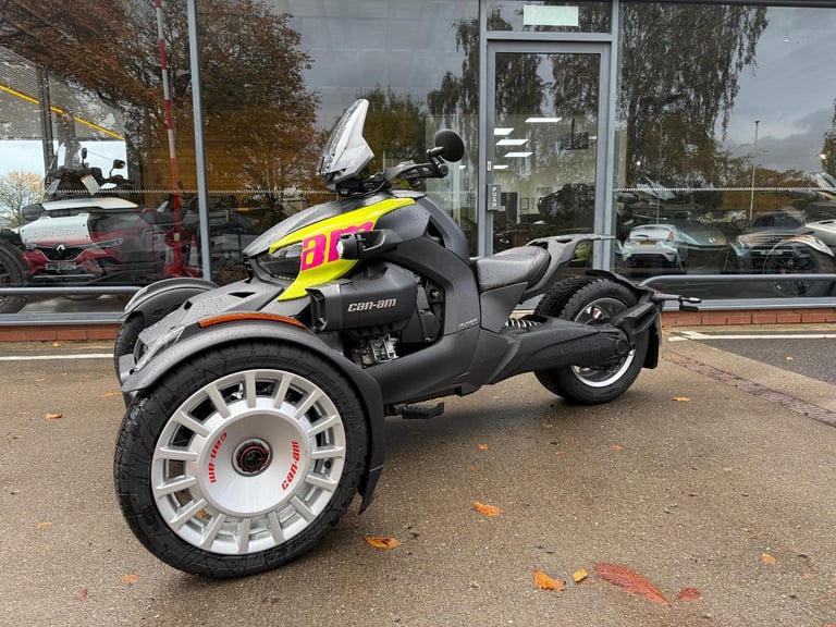 Can-Am Ryker 900 cc Fully automatic Spyder trike 