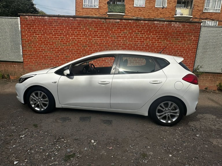 Kia, CEED, Hatchback, 2014, Manual, 1396 (cc), 5 doors