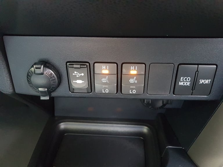 Toyota RAV4 D-4D INVINCIBLE AWD