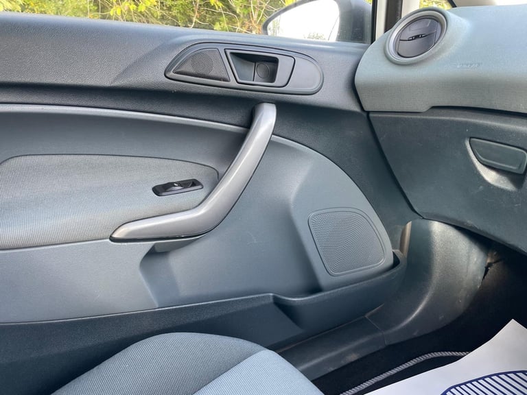 FORD FIESTA 1.2 STYLE 09 REG WHITE 3 DOOR MOT APRIL 5TH 2026 SERVICE HISTORY LOW INSURANCE 48+MPG