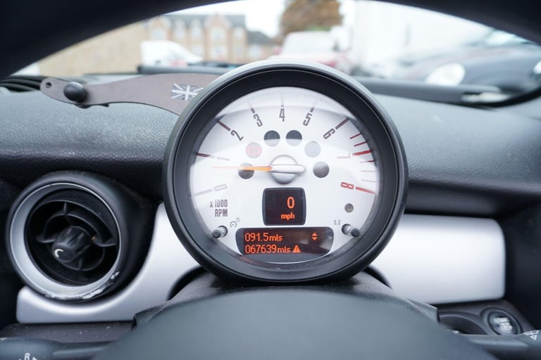 2013 MINI Convertible 1.6 Cooper 2dr CONVERTIBLE PETROL Manual