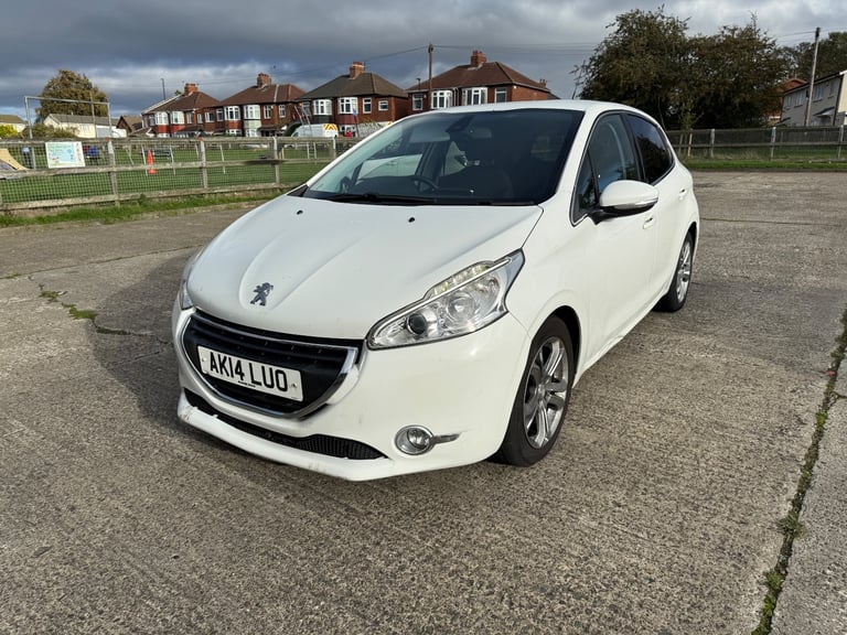 Peugeot, 208, Hatchback, 2014, Manual, 1398 (cc), 5 doors