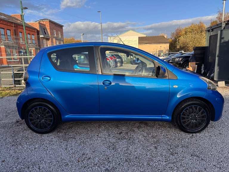 2011 Toyota AYGO 1.0 VVT-i Blue 5dr HATCHBACK Petrol Manual