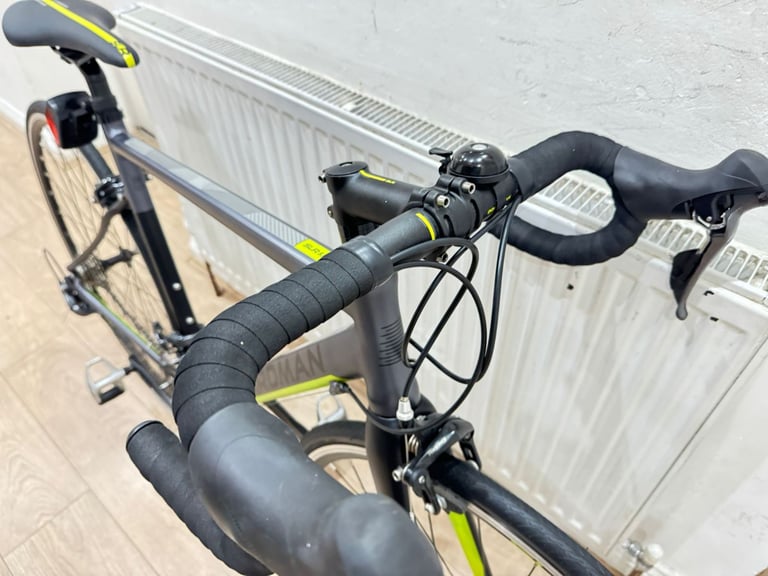 Boardman SLR 8.6 road bike in immaculate condition all fully working 