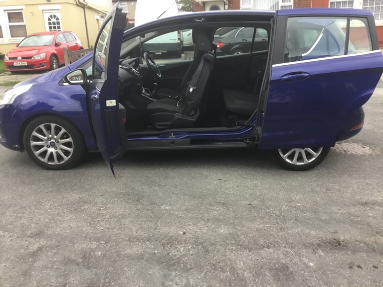 Ford b-max titanium mpv, 2014 reg, diesel.