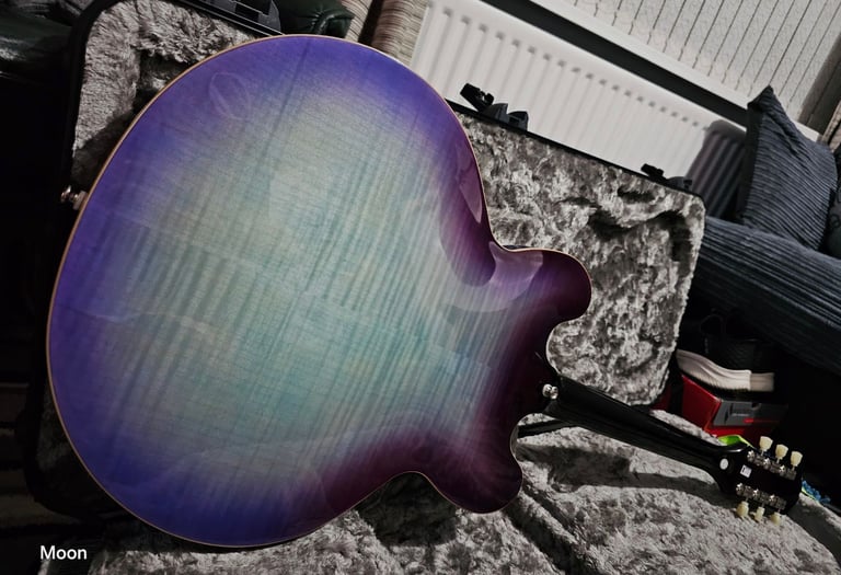 Epiphone ES-335 Semi-Hollow in Blueberry burst