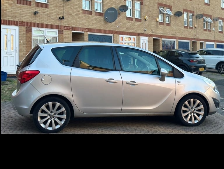 2013 Vauxhall Meriva 1.4i 16V SE 5dr MPV Petrol Manual