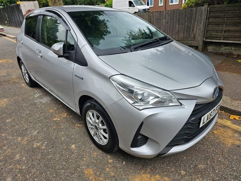 2018 Toyota Yaris 1.5 VVT-h Icon Tech E-CVT Euro 6 (s/s) 5dr Hatchback HYBRID ELECTRIC Automatic