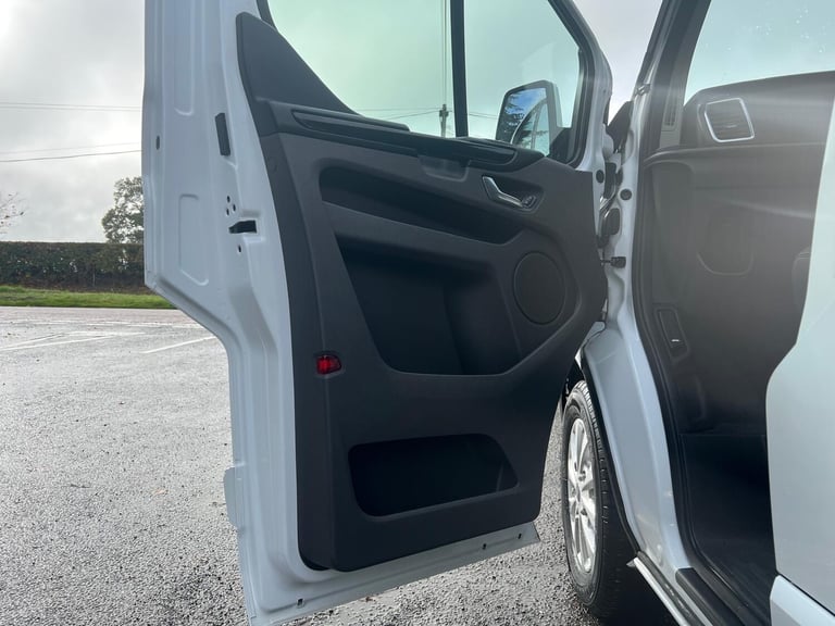 Ford Transit Custom 2.0 EcoBlue 130ps Factory Fitted Crew Cab Limited L2 Inc Vat