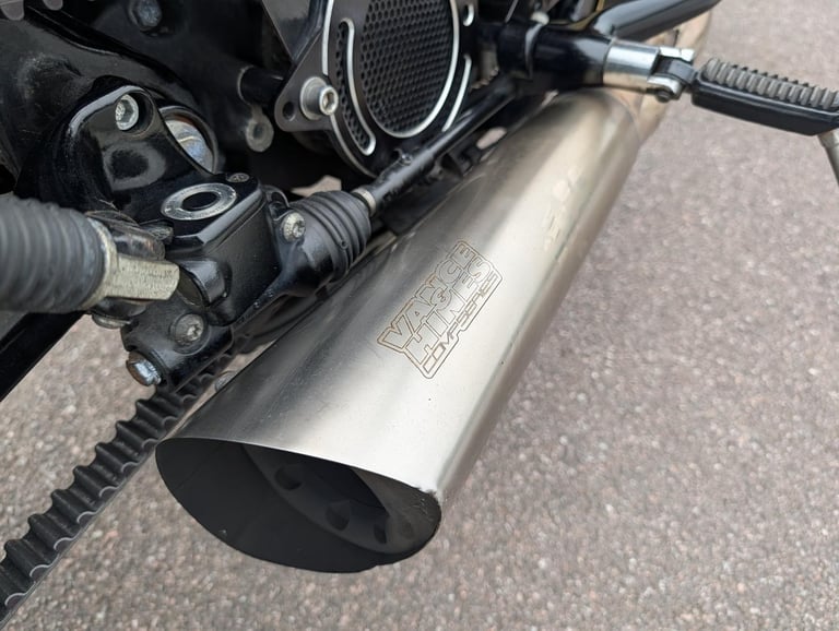 HARLEY-DAVIDSON SPORTSTER XL883N IRON