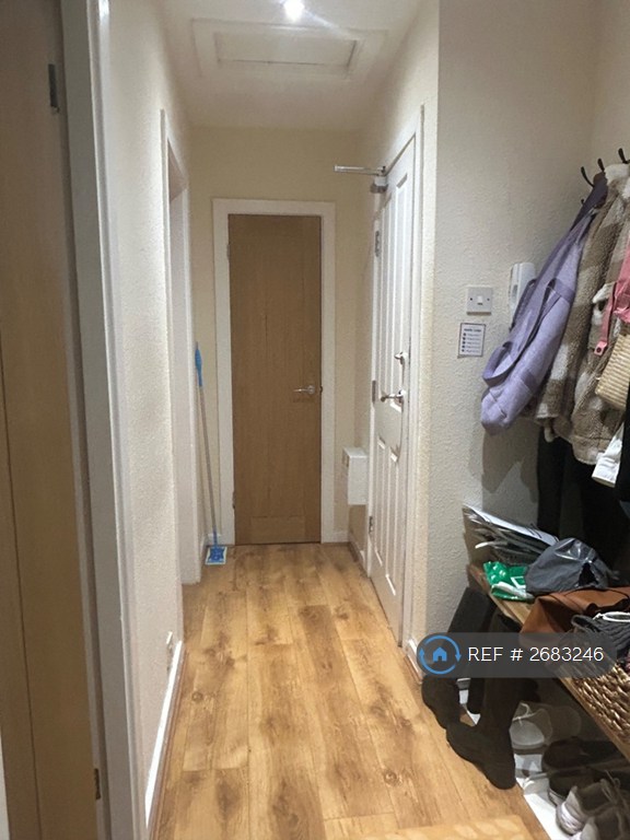 1 bedroom flat in Parkfield Road, Aigburth, Liverpool, L17 (1 bed) (#2683246)