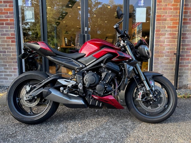 image for 2023 TRIUMPH STREET TRIPLE 765 RS