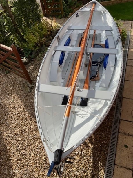 Dinghy - 17 foot trailer/sailer