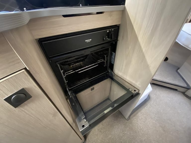 2022 AUTO-TRAIL F-LINE F-74 LUXURY MOTORHOME