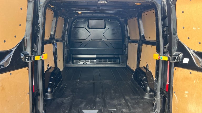 2018 Ford Transit Custom 300 L1 Diesel Fwd 2.0 EcoBlue 130ps Low Roof Limited Van Van Diesel Manual