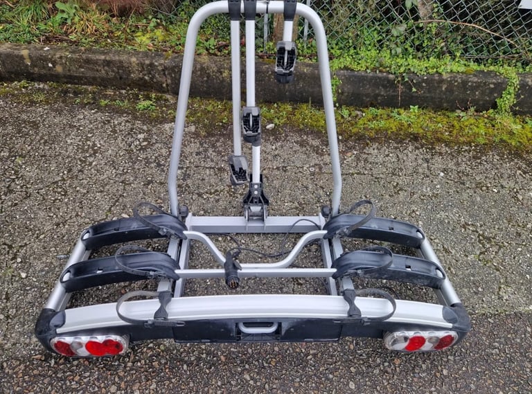 Thule euroclassic 3 bike carrier tilts towbar