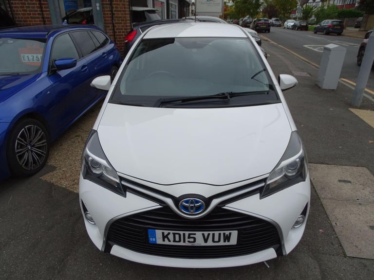 2015 Toyota Yaris 1.5 VVT-h Icon Hatchback 5dr Petrol Hybrid E-CVT Euro 6 (101 ps) HATCHBACK Petr...