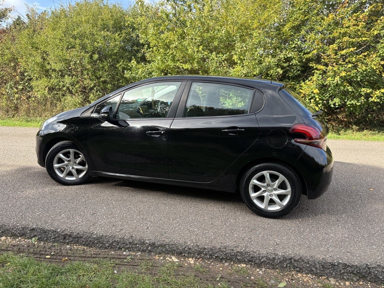 PEUGEOT 208 1.2 PureTech Active 2018