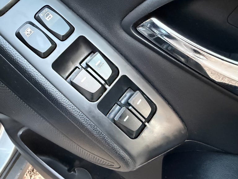 2013 Hyundai ix35 1.7 CRDi Premium SUV 5dr Diesel Manual Euro 5 (s/s) (115 ps)