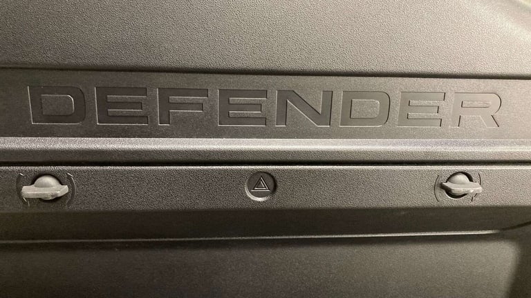 2025 Land Rover Defender 3.0 D250 X-Dynamic SE 90 3dr Auto ESTATE DIESEL Automatic