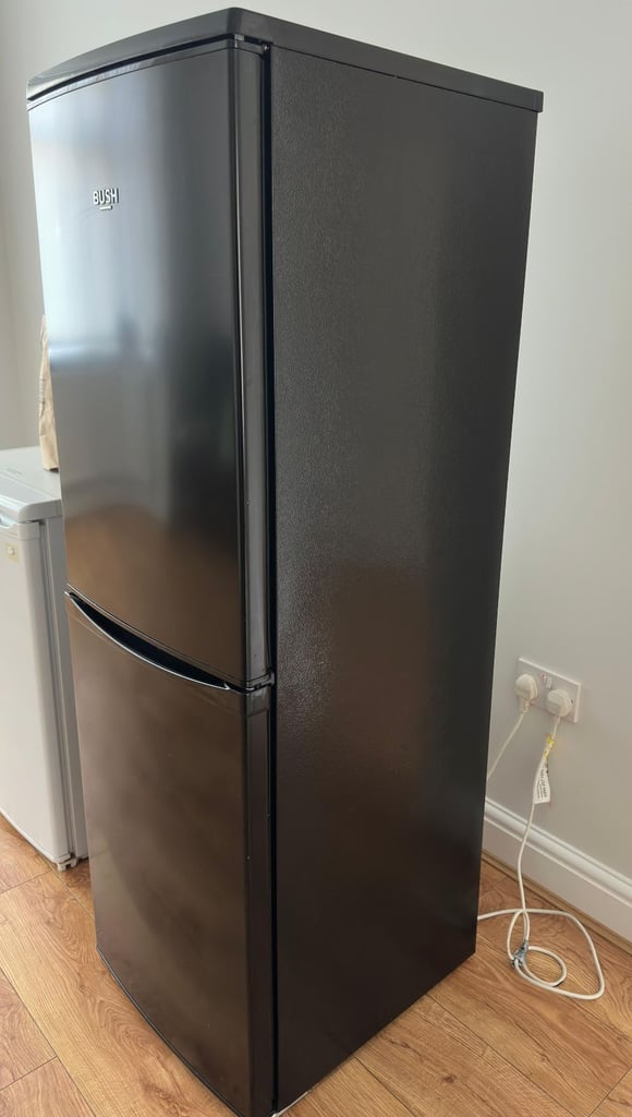 Bush Fridge Freezer Refrigerator Frost Free Black 2 Dorr Free Standing