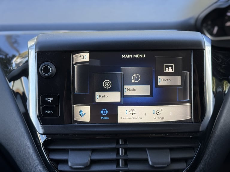 PEUGEOT 208 1.6 e-HDi Allure 2014