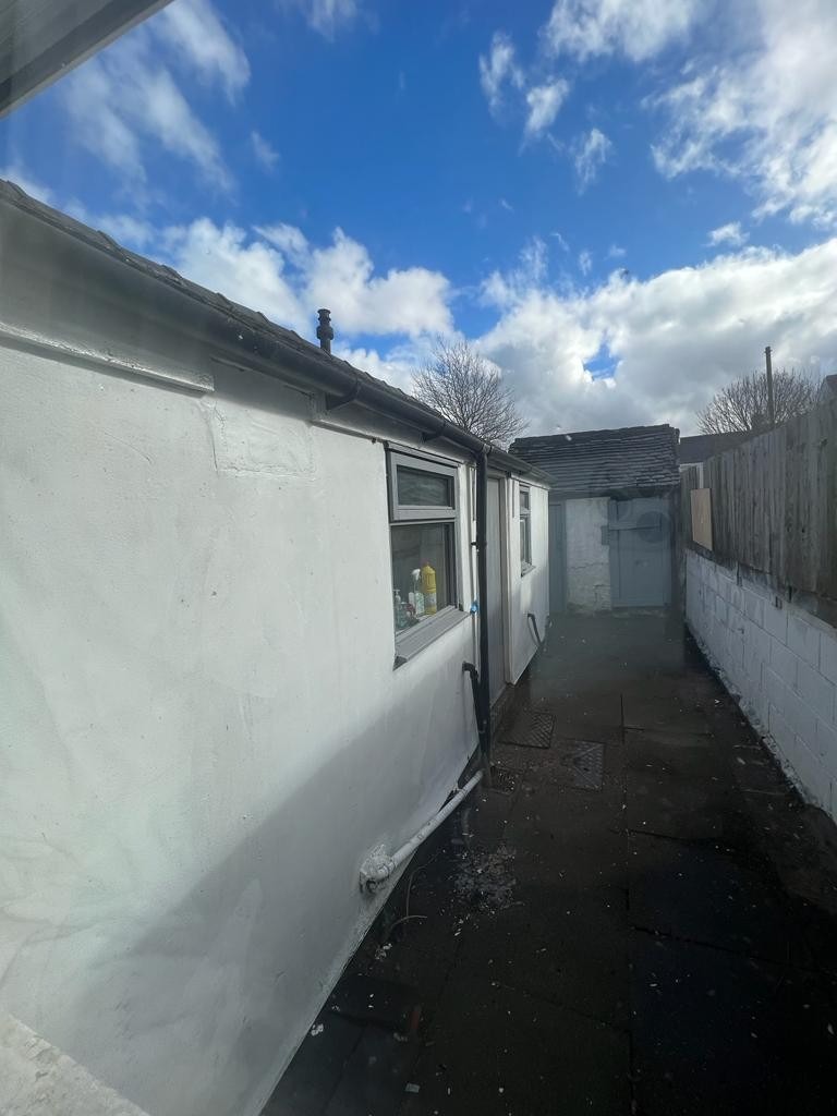 **LET BY** 2 BEDROOM HOME - BROOM STREET - NO DEPOSIT