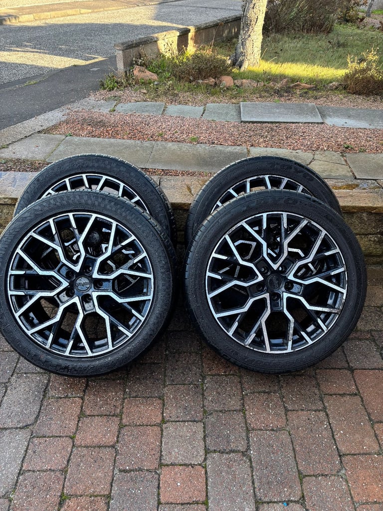 Velare 20 inch alloys wheels and tyres