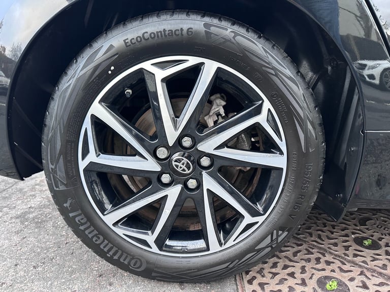 2022 Toyota Yaris 1.5 Hybrid Design 5dr CVT HATCHBACK Petrol/Electric Hybrid Automatic