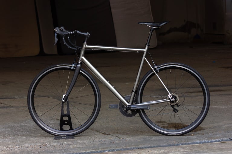 Van Nicholas Titanium Ultegra Road Endurance Bike lightweight pristine condition L size