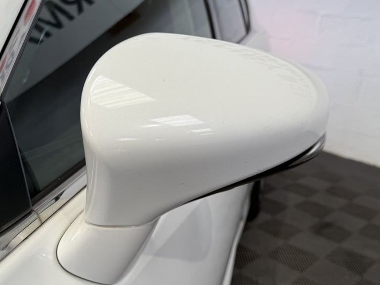 2015 Lexus GS 2.5 300h Premier Saloon 4dr Petrol Hybrid CVT Euro 5 (s/s) (223 ps) Saloon PETROL/E...