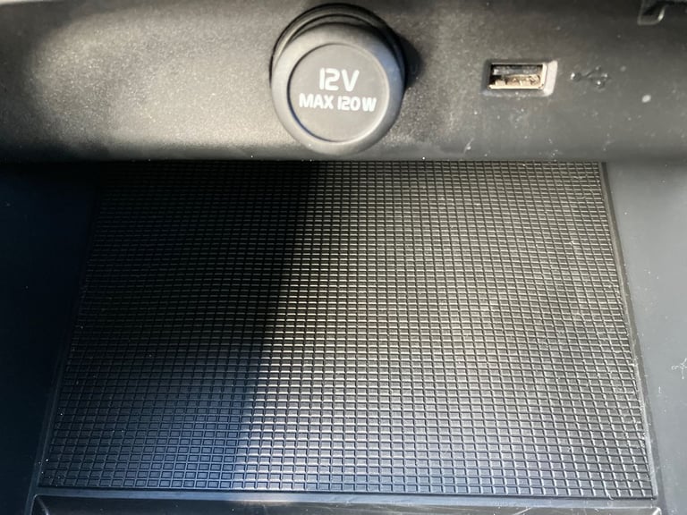 2019 Volvo XC40 1.5 T3 Momentum Pro 5dr Estate PETROL Manual