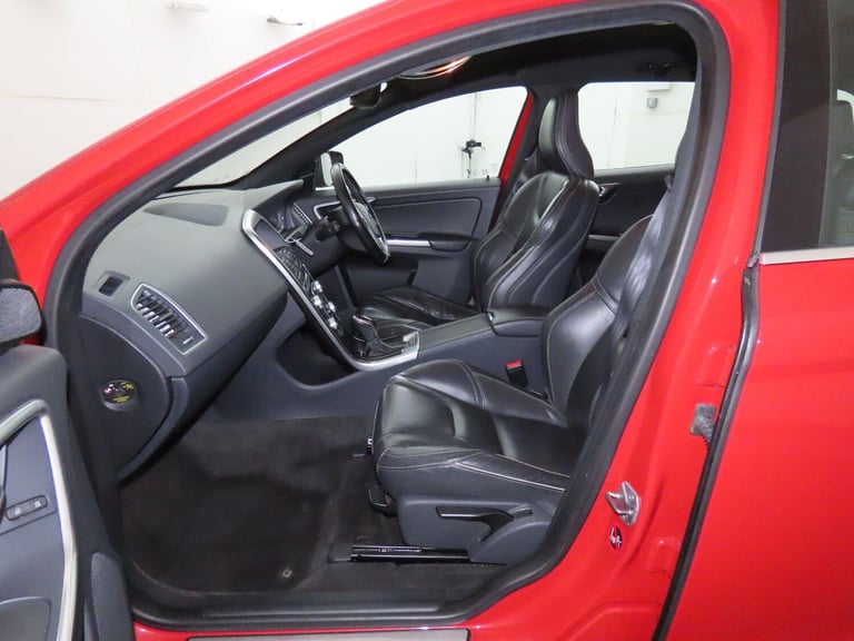 2016 Volvo XC60 2.4 D4 R-Design Lux Nav Auto AWD Euro 6 (s/s) 5dr ESTATE Diesel Automatic