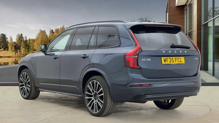 2025 Volvo XC90 Ultra, T8 AWD Plug-in hybrid, Electric/Petrol, Dark, 7 Seats ESTATE Petrol/Electr...