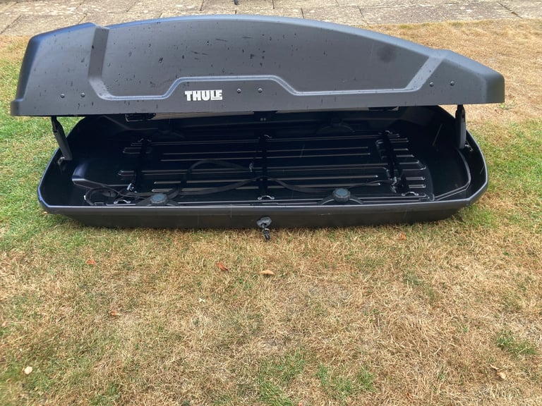 Thule Force XT Medium top box