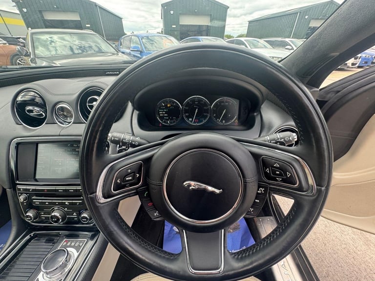 2014 Jaguar XJ 3.0d V6 Portfolio Auto Euro 5 (s/s) 4dr SALOON Diesel Automatic