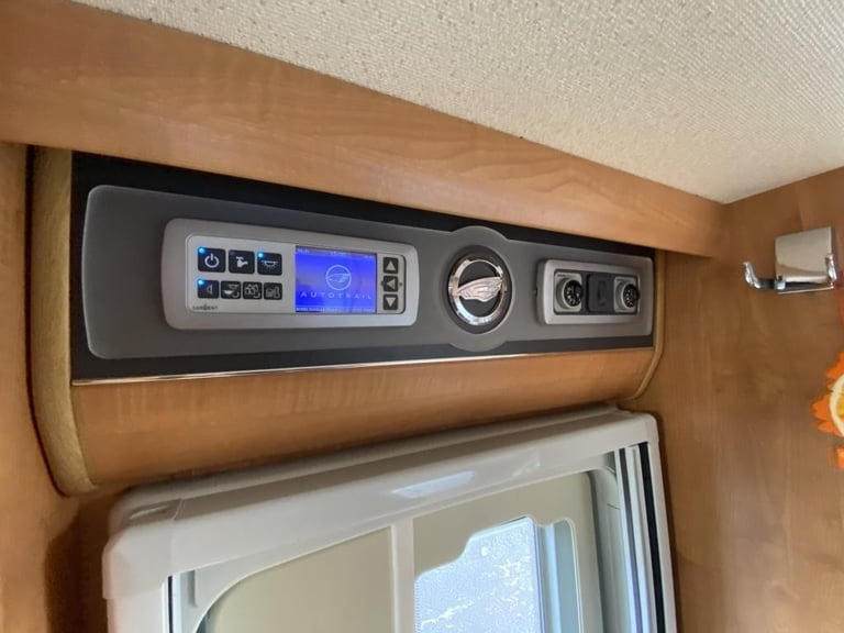 2011 AUTO-TRAIL FRONTIER MOHAWK LUXURY MOTORHOME