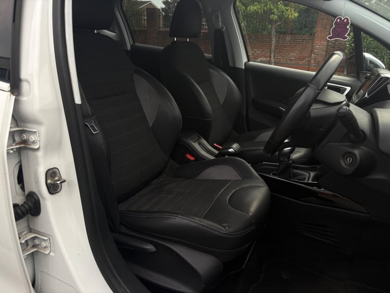 2015 Peugeot 2008 1.2 VTi PureTech Allure Euro 5 5dr HATCHBACK Petrol Manual