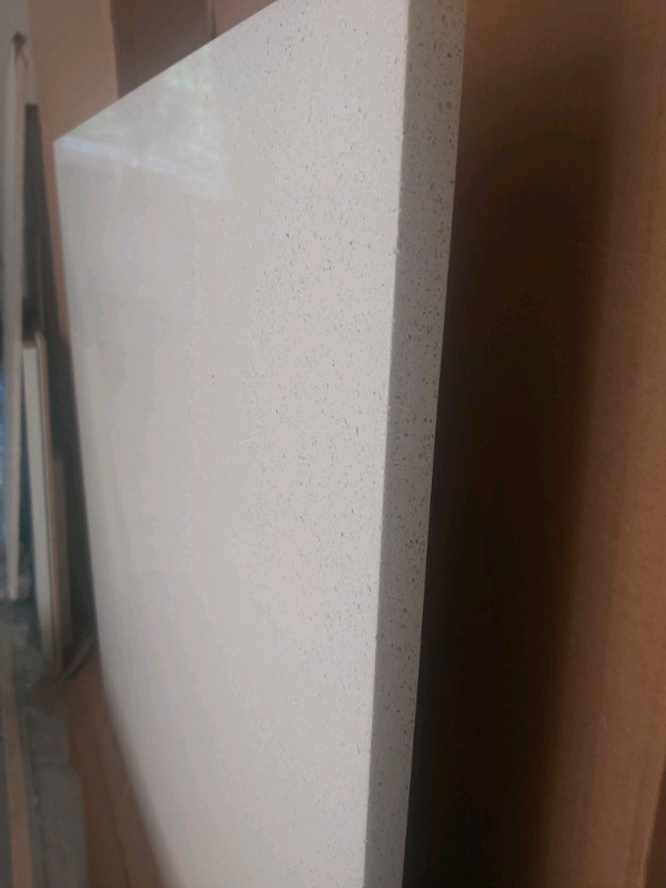 Quartz splashback