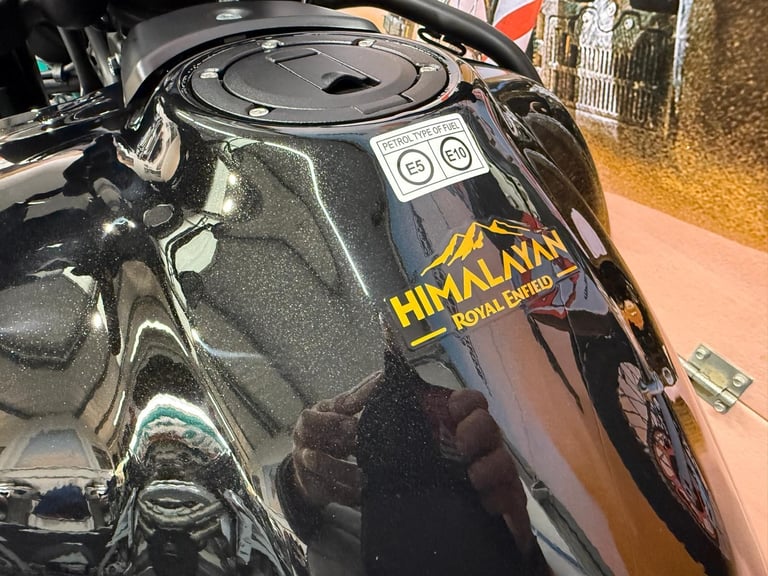 Royal Enfield HIMALAYAN 452