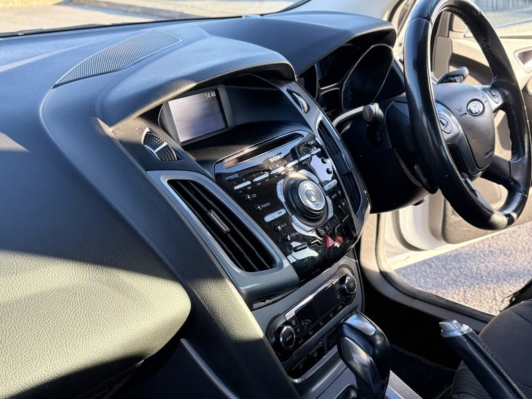 Ford, FOCUS, Hatchback, 2013, Semi-Auto, 1596 (cc), 5 doors