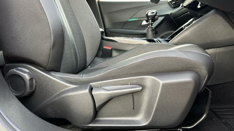 2022 Peugeot 2008 1.2 PureTech Allure Premium 5dr HATCHBACK PETROL Manual