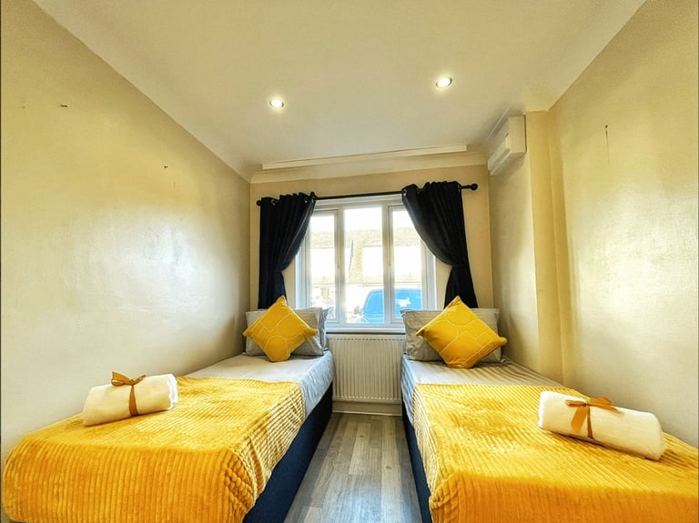 Three Bedroom House for Short to Long Term Rent in Basildon