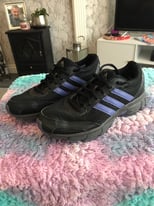 Ladies Adidas trainers size 5 worn a handful of times 